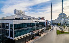 Best Western Premier Hidden Hills Hotel